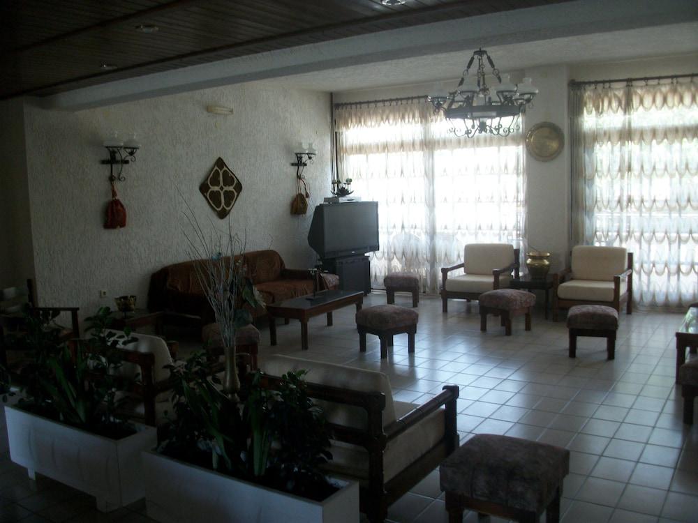 Efi Hotel Malia Buitenkant foto